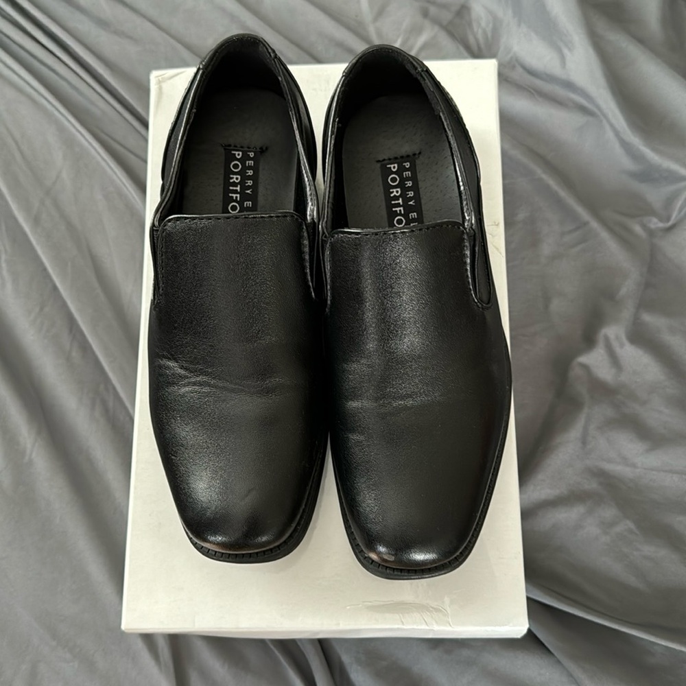 Perry Ellis Boys Dress Shoe